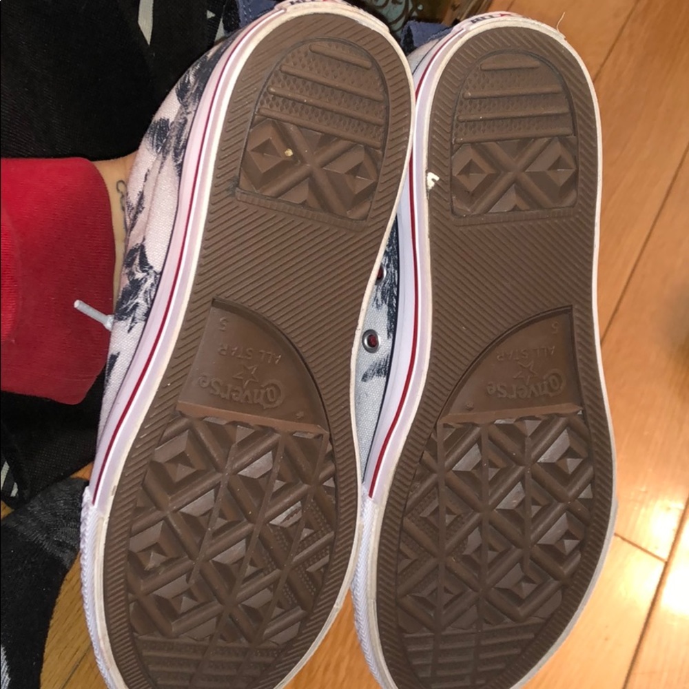 Converse - Picture 3 of 3